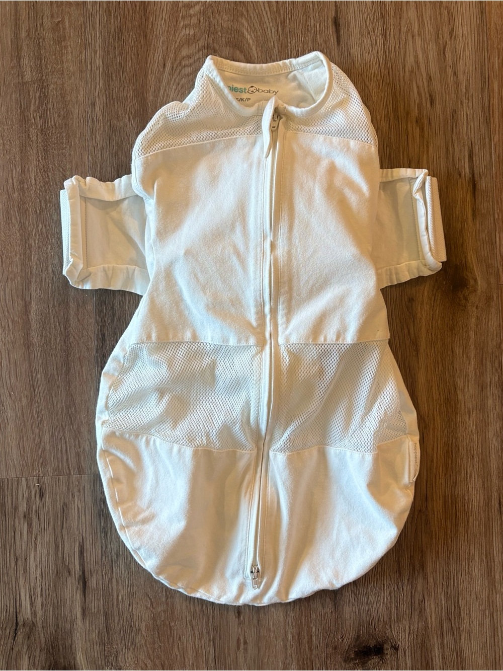 Happiest Baby Sleepsack for Snoo Crib
White Size Small Used
